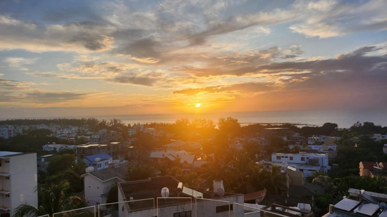 Seaview Luxury Appartment Flic en Flac Bagian luar foto