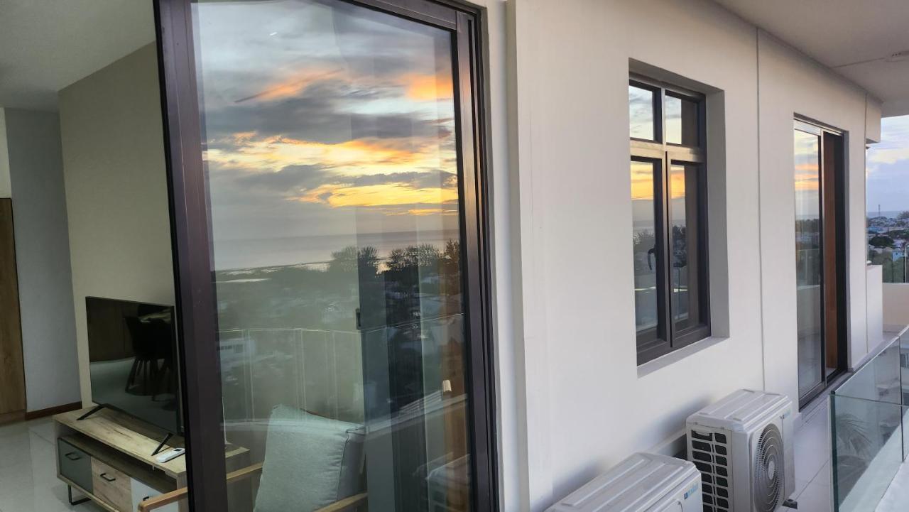 Seaview Luxury Appartment Flic en Flac Bagian luar foto
