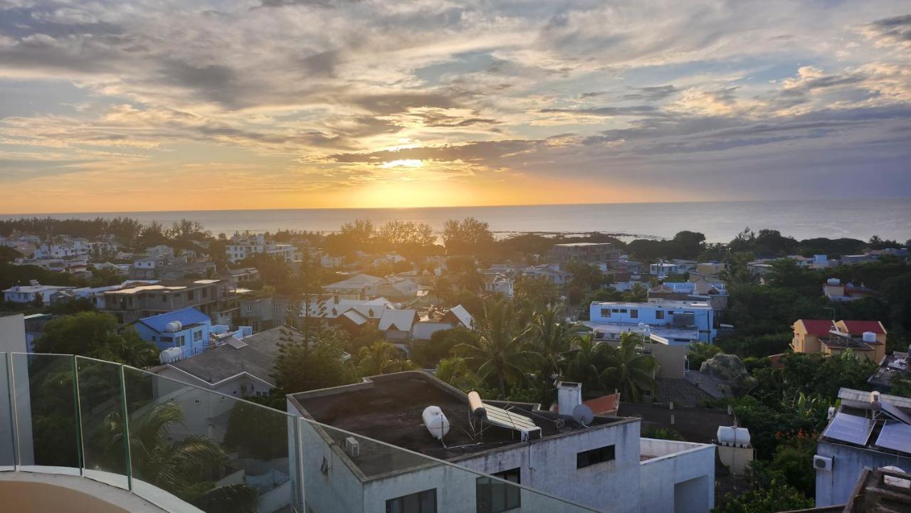 Seaview Luxury Appartment Flic en Flac Bagian luar foto